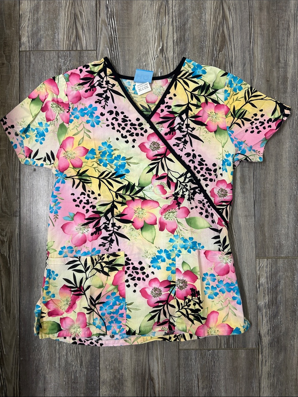 Scrub HQ top